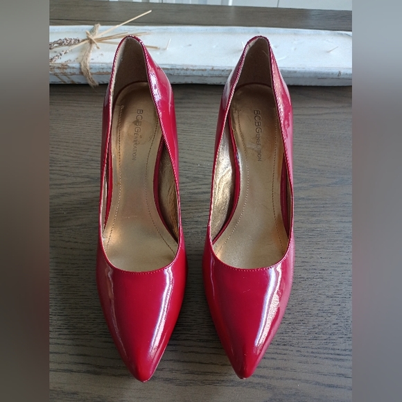 BCBGeneration Red Faux Patent Leather Stiletto Heels   Size 9.5  Pre-owned - Picture 1 of 11